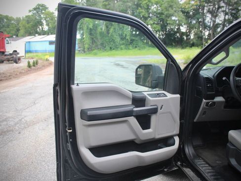 Used 2017 Ford F150 XL w/ Equipment Group 101A Mid RWD image 52
