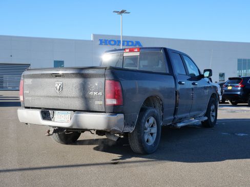 Used 2017 RAM 1500 Classic SLT image 4
