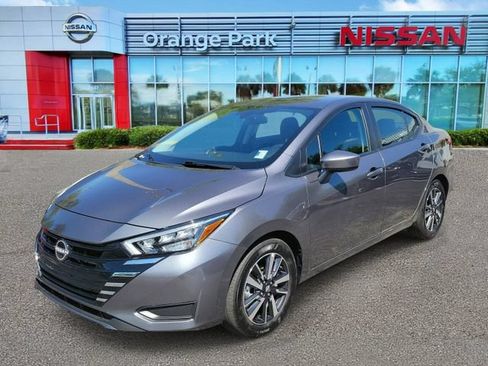 Used 2025 Nissan Versa SV FWD image 4