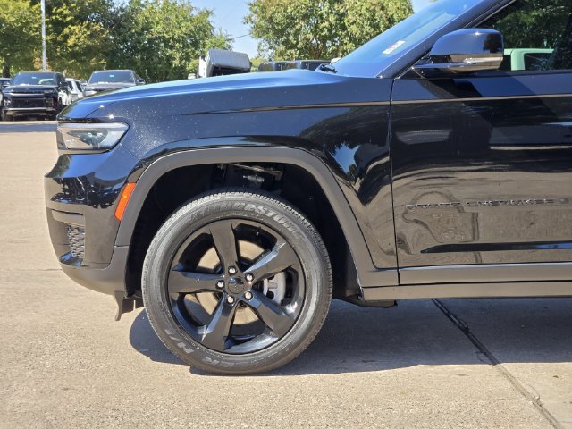 Used 2024 Jeep Grand Cherokee L Altitude AWD/4WD image 9