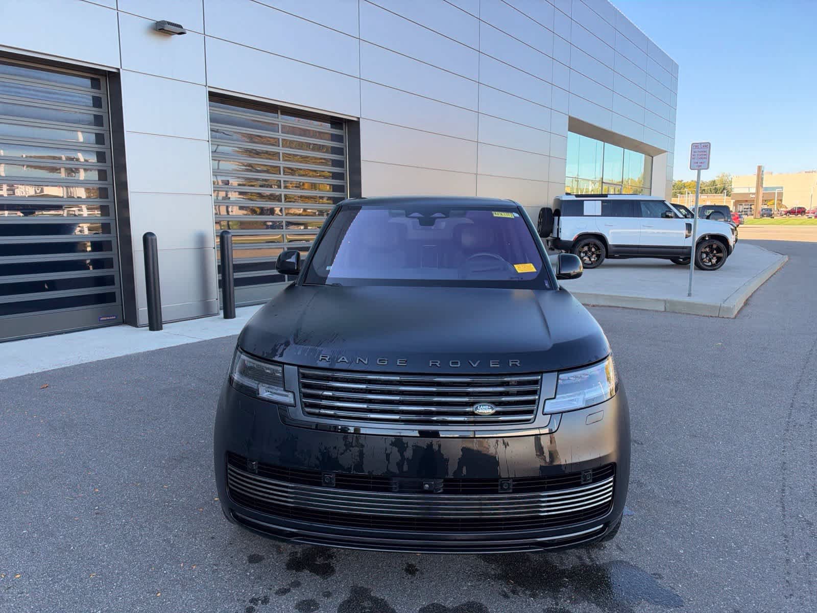 Used 2023 Land Rover Range Rover SV AWD/4WD image 8