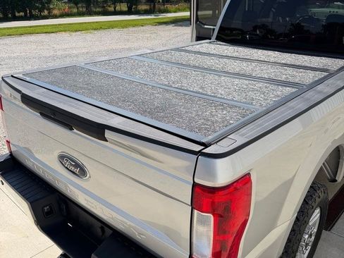 Used 2017 Ford F250 XLT w/ XLT Value Package AWD/4WD image 16