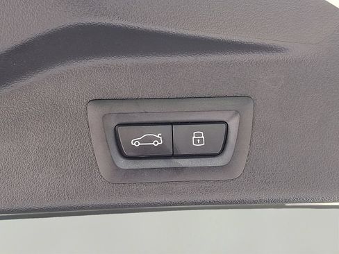 Used 2025 BMW X5 xDrive50e AWD/4WD image 29