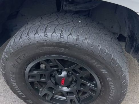 Used 2022 Toyota 4Runner TRD Off-Road Premium AWD/4WD image 15