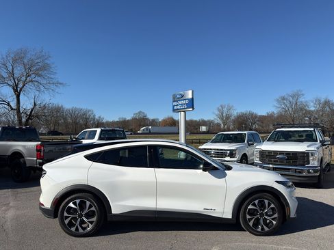 Used 2025 Ford Mustang Mach-E Select w/ Comfort Package Lite image 4