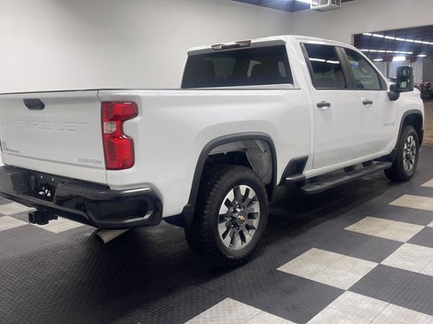 Used 2024 Chevrolet Silverado 2500 Custom w/ Custom Value Package AWD/4WD image 17