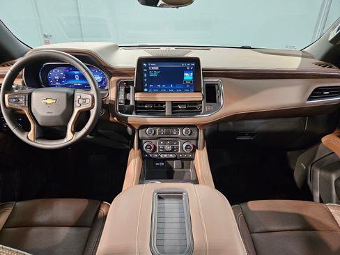 Used 2024 Chevrolet Tahoe High Country AWD/4WD image 10