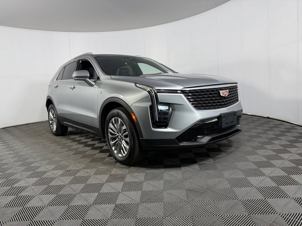 Used 2024 Cadillac XT4 Premium Luxury AWD/4WD image 3