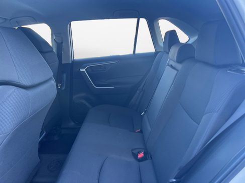 Used 2019 Toyota RAV4 LE image 15