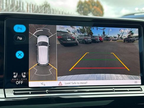 New 2025 Volkswagen Atlas SEL Premium R-Line image 18