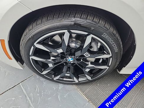 Used 2025 BMW 330i xDrive Sedan w/ M Sport Package image 6