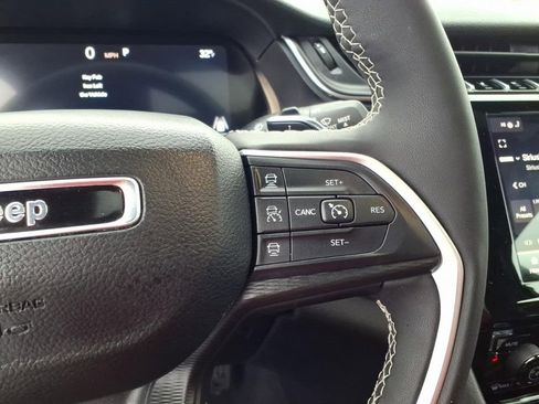 Used 2024 Jeep Grand Cherokee L Altitude AWD/4WD image 27