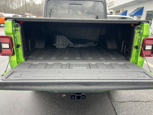 Used 2025 Jeep Gladiator Sport image 8