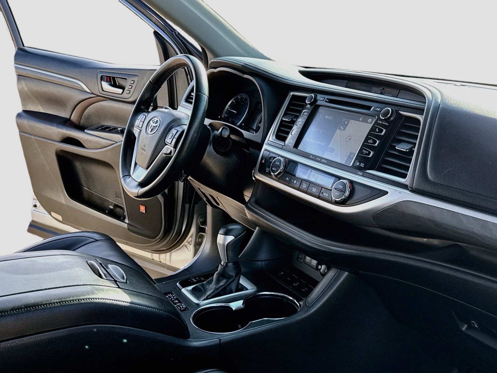 Used 2017 Toyota Highlander Limited AWD/4WD image 15