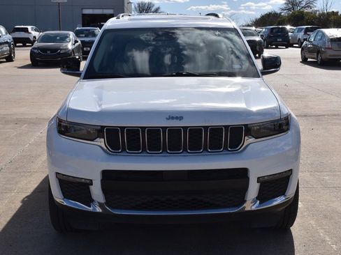Used 2022 Jeep Grand Cherokee L Limited image 3