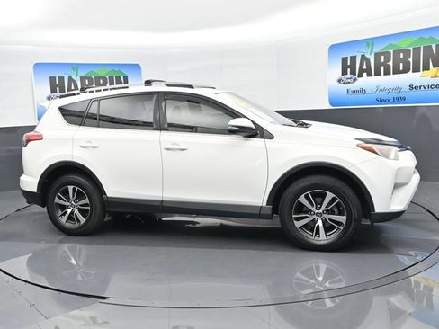 Used 2017 Toyota RAV4 XLE FWD image 7