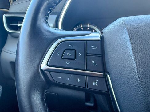 Used 2021 Toyota Highlander XLE image 42