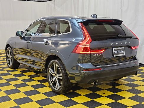 Used 2020 Volvo XC60 T5 Momentum w/ Protection Package Premier image 5