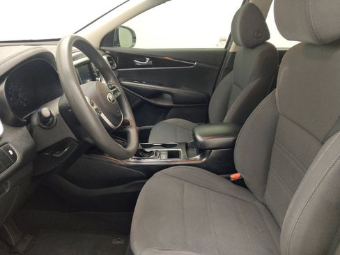 Used 2019 Kia Sorento FWD image 17