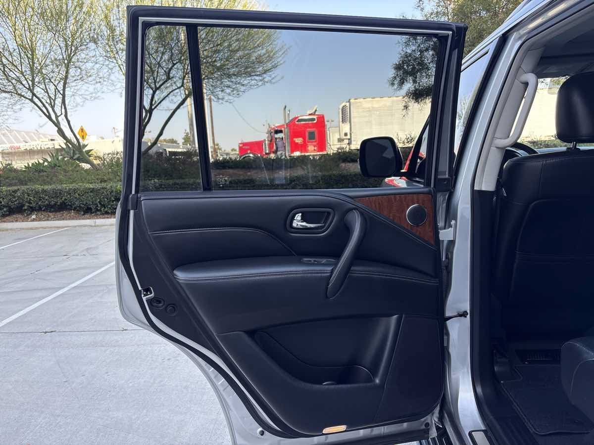 Used 2019 INFINITI QX80 Luxe AWD/4WD image 11
