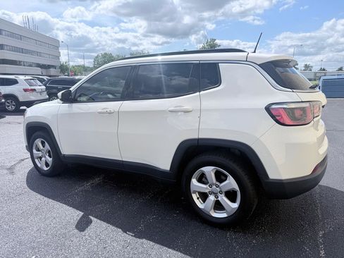 Used 2017 Jeep Compass Latitude w/ Popular Equipment Group FWD image 3
