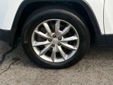 Used 2017 Jeep Cherokee Limited image 3