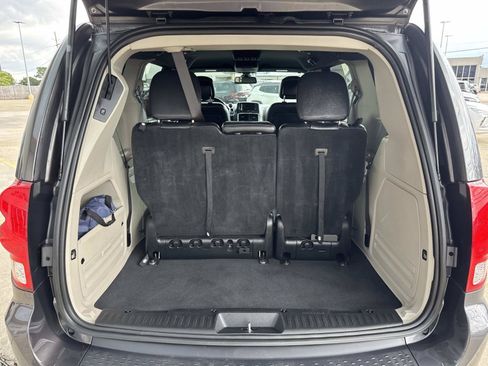 Used 2019 Dodge Grand Caravan SXT FWD image 9