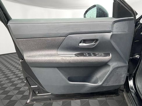 Used 2026 Nissan Kicks SV FWD image 15