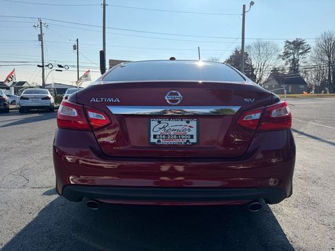 Used 2017 Nissan Altima 2.5 SV w/ Convenience Package image 6