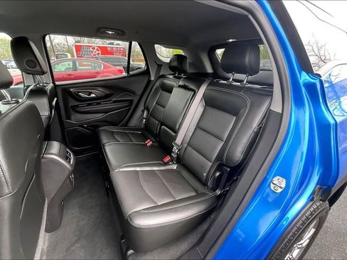 Used 2024 GMC Terrain SLT w/ Infotainment Package II AWD/4WD image 29