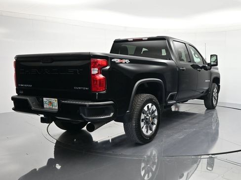 Used 2024 Chevrolet Silverado 2500 Custom w/ Custom Value Package AWD/4WD image 5