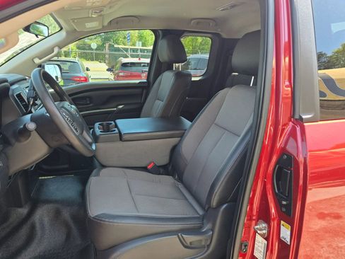 Used 2018 Nissan Titan S image 7