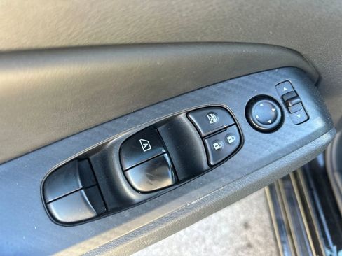 Used 2025 Nissan Altima 2.5 SV FWD image 42