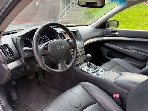 Used 2012 INFINITI G37 Journey w/ Premium Pkg image 7