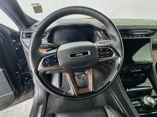 Used 2025 Jeep Grand Cherokee Summit w/ Obsidian Package AWD/4WD image 15