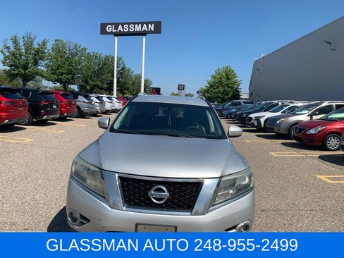Used 2014 Nissan Pathfinder SL w/ SL Tech Package FWD image 1