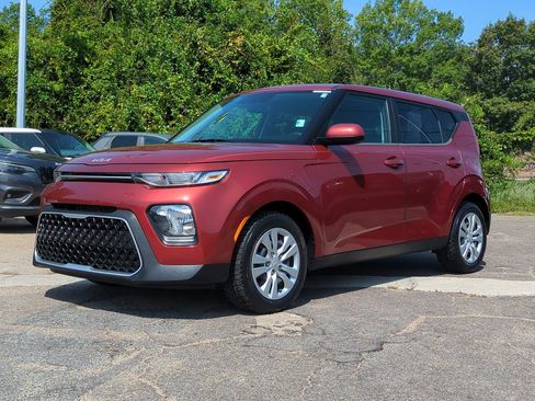 Used 2022 Kia Soul LX FWD image 2