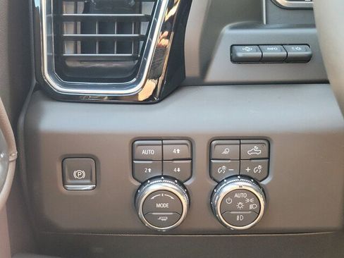 New 2026 GMC Sierra 3500 Denali w/ Denali Reserve Package image 26