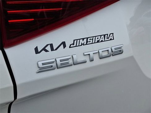 Certified 2023 Kia Seltos EX image 33