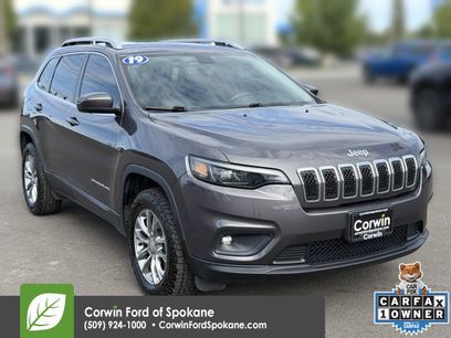 Used 2019 Jeep Cherokee Latitude Plus w/ Comfort/Convenience Group