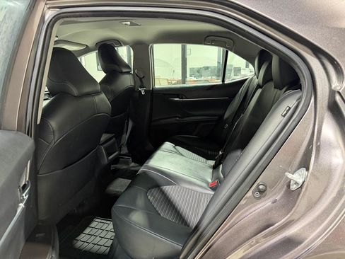 Used 2022 Toyota Camry SE FWD image 13