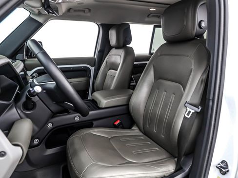 Used 2020 Land Rover Defender 110 HSE image 17