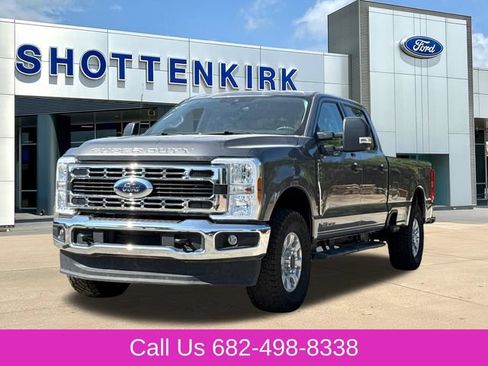 Used 2025 Ford F250 XLT w/ FX4 Off-Road Package AWD/4WD image 3