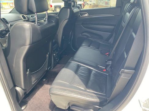 Used 2017 Jeep Grand Cherokee Limited AWD/4WD image 13