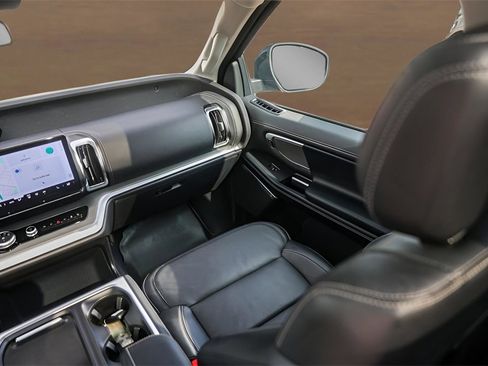 Used 2025 Ford Expedition Max Platinum w/ Driver's Package image 29