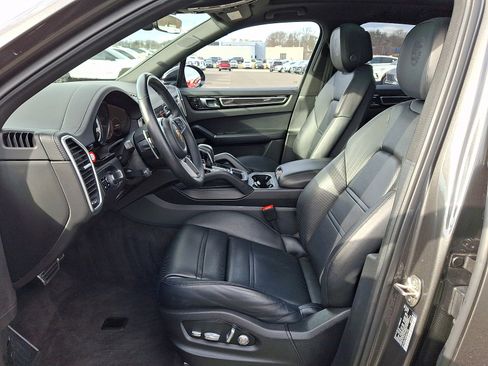 Used 2021 Porsche Cayenne S image 15