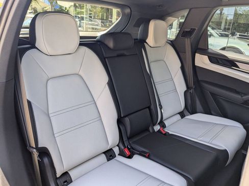Certified 2025 Porsche Cayenne image 24