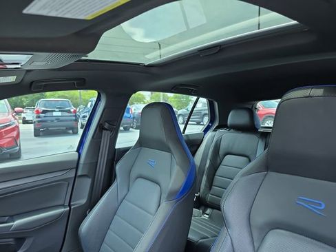 Used 2022 Volkswagen Golf R AWD/4WD image 25