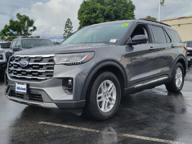 Used 2025 Ford Explorer Active w/ Active Comfort Package RWD image 29