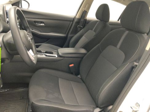 Used 2025 Nissan Sentra SV image 17